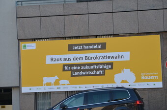 Plakatkampagne: Auch in der Stuttgarter Geschftsstelle des LBV in der Olgastrae prangt eines der groen Banner.