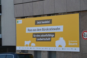 Plakatkampagne: Auch in der Stuttgarter Geschftsstelle des LBV in der Olgastrae prangt eines der groen Banner.